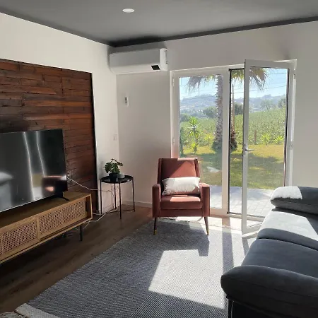 Entre Pomares Nyaraló